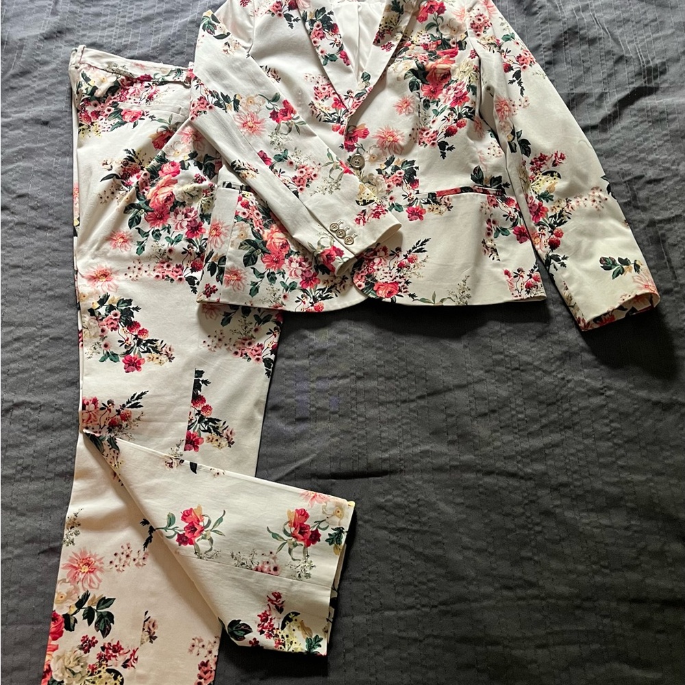 Tommy Hilfiger Women’s Suit